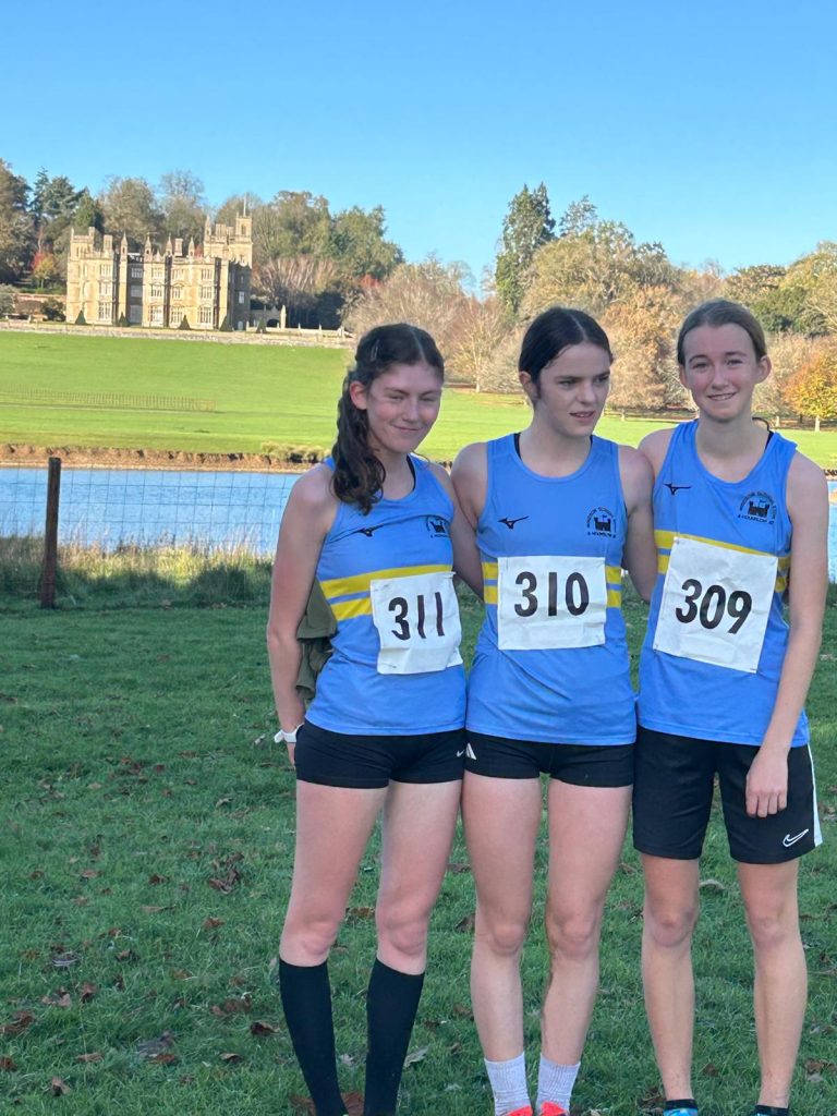Ana Passos, Jaq Heller and Yasmin Grant U20 Women