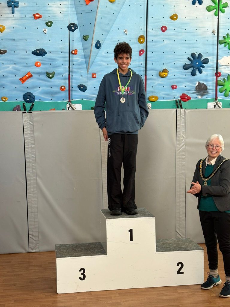 Frankie Fraser bronze team medallist Berkshire Cross Country 2025
